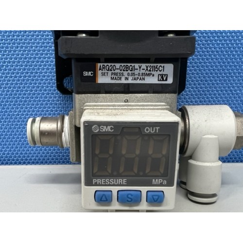 SMC Corporation ARG20 N02BG1 Z B REGULATOR W/ BUILT IN PRESSURE GAUGE